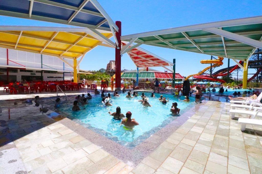 Piazza Diroma - Com Acesso Acqua Park Cn-Go Aparthotel Caldas Novas Exterior photo